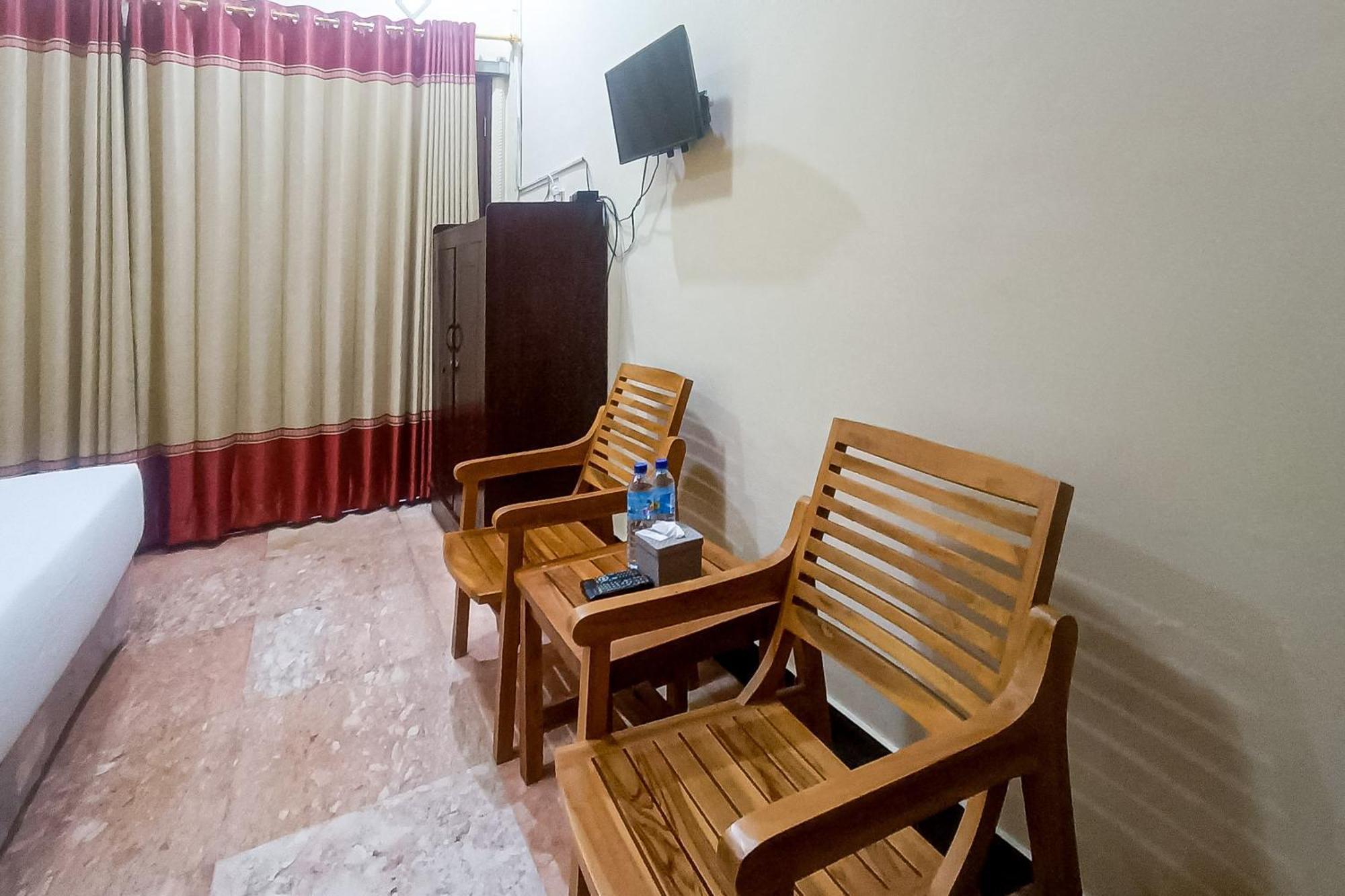 Reddoorz At Senaz Guesthouse Mataram Exterior photo