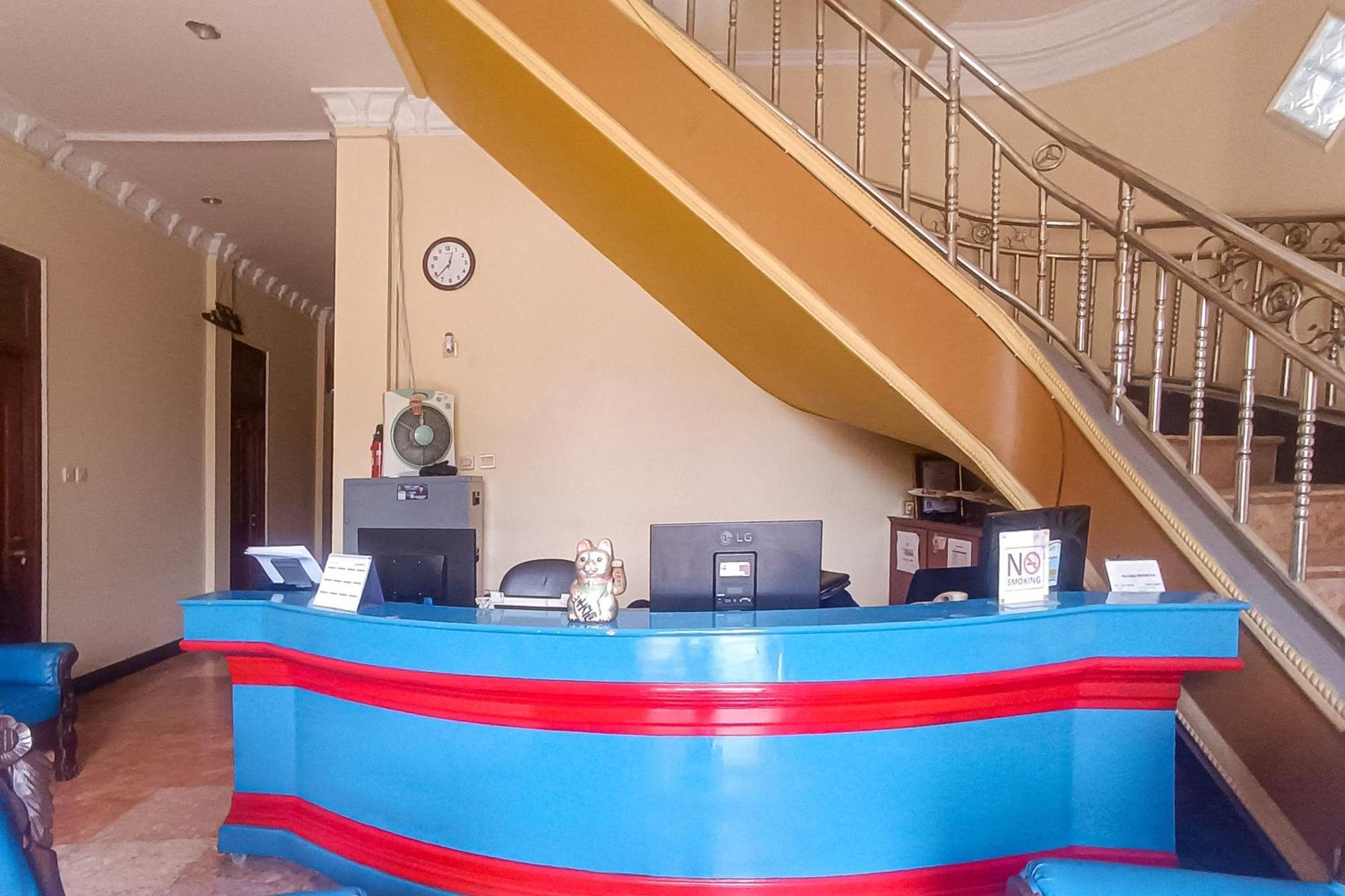 Reddoorz At Senaz Guesthouse Mataram Exterior photo